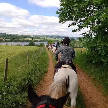 Domaine De Linars ☆ L'etage Du Chateau ☆ Daire