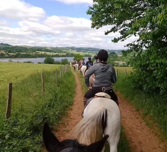 Domaine De Linars ☆ L'étage Du Château ☆ Appartamento